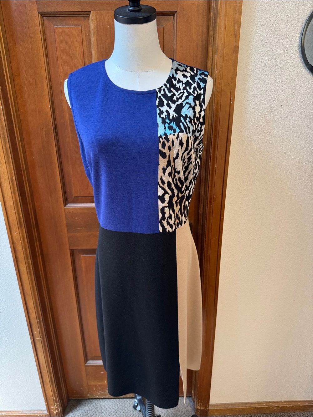 St. John Colorblock Sleeveless Knit Dress in Royal Blue, Black & Cream Size 8